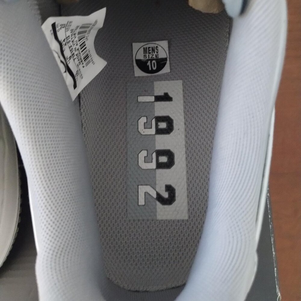 Nike - Air Force 1 Low ‘07 LV8 - Metallic Silver - Size 10 - Picture 6 of 12